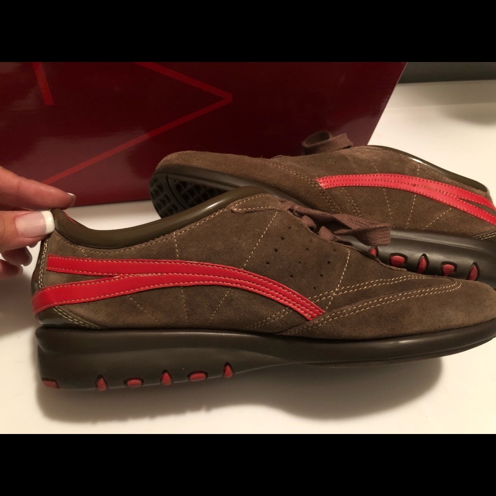 Shoes - Picture 2 of 4